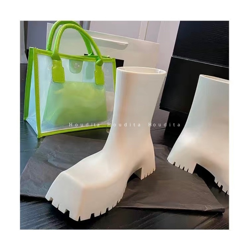 Giày cao cổ boot nữ cao su nguyên khối trơn gót 5 phân - HOUDITA - SBMV-006