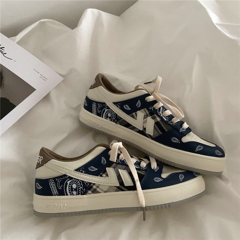 Giày thể thao phù hợp cho học sinh ,sinh viên 2022