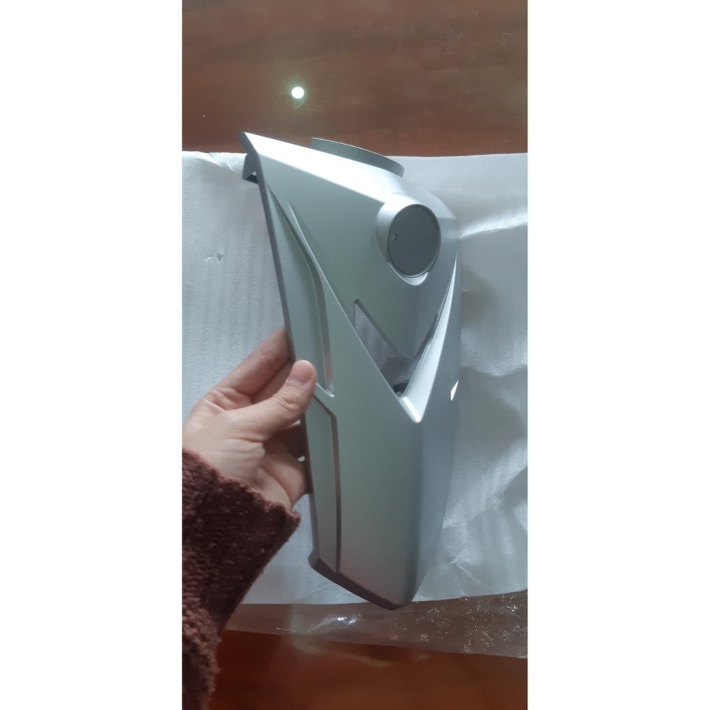 Mặt nạ Sirius bạc mờ Yamaha