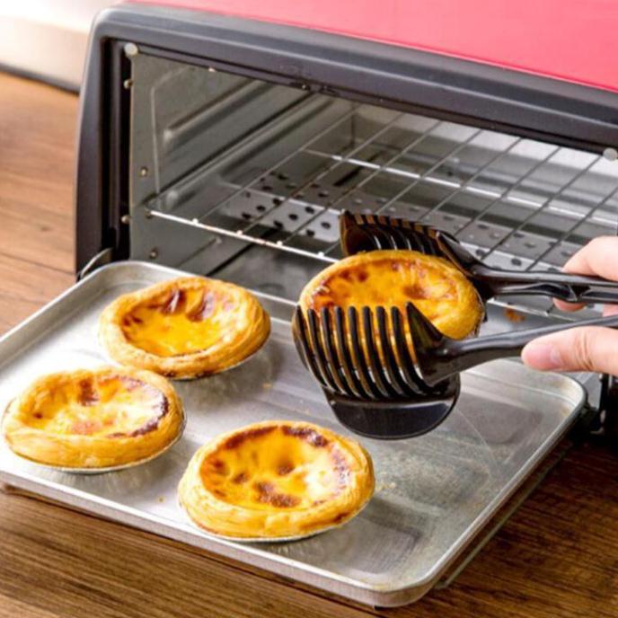 Dụng cụ cắt lát củ quả tích hợp khả năng gắp bánh