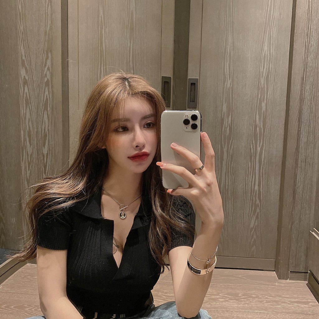 Áo croptop dệt kim tay ngắn thiết kế cổ chữ V khoét sâu gợi cảm