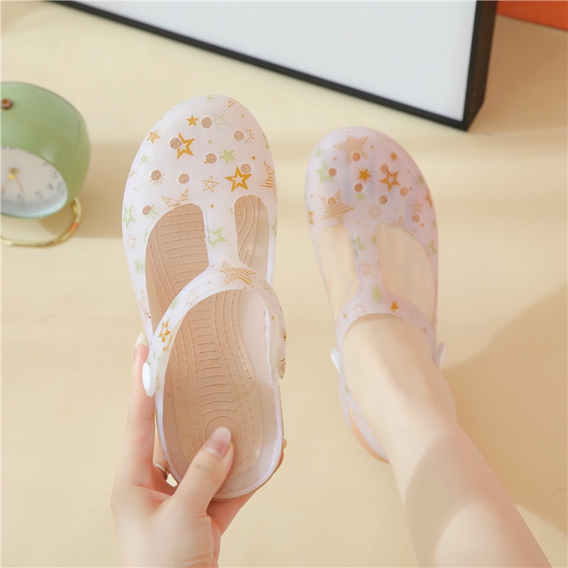 Giày Sandal Nhựa Chống Trượt Hở Ngón In Họa Tiết Thời Trang Mùa Hè Phong Cách Mới Cho Nữ FT9054