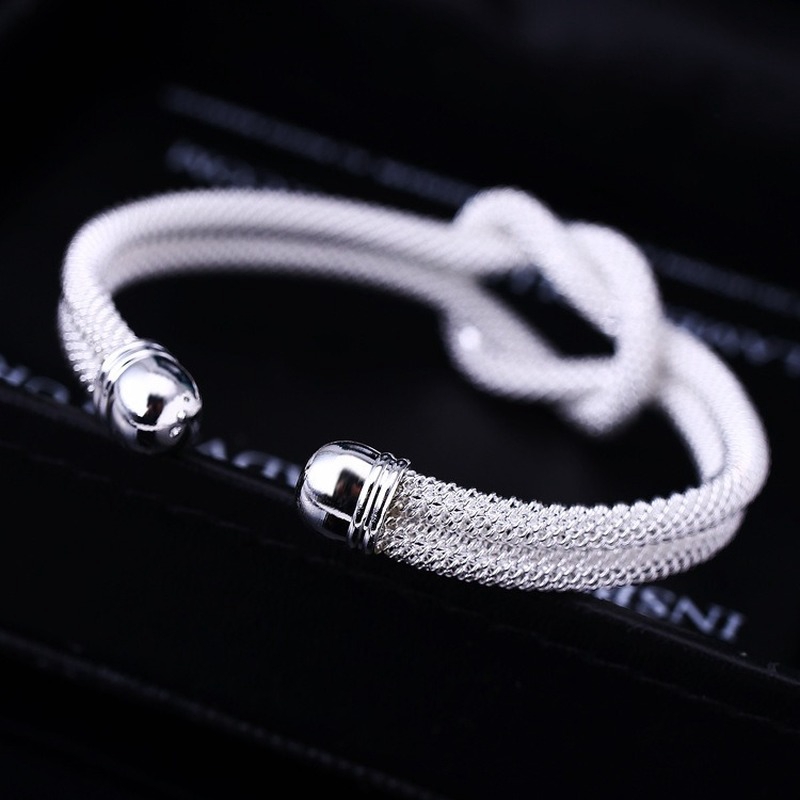 Vòng Tay Mạ Bạc Dạng Hở Phối Lưới Xinh Xắn