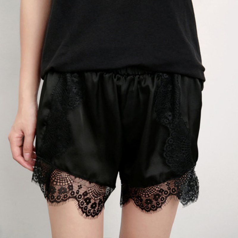 Quần đùi lưng thun phối ren hoa nữ tính nhẹ nhàng | BigBuy360 - bigbuy360.vn