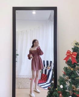 Đầm caro trễ vai