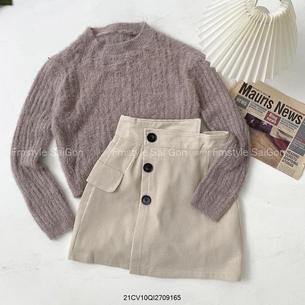 Chân váy nhung chữ A lệch cạp 3 nút kiểu dáng ulzzang thời trang nữ Fmstyle Saigon 21CV10QI2709 | BigBuy360 - bigbuy360.vn