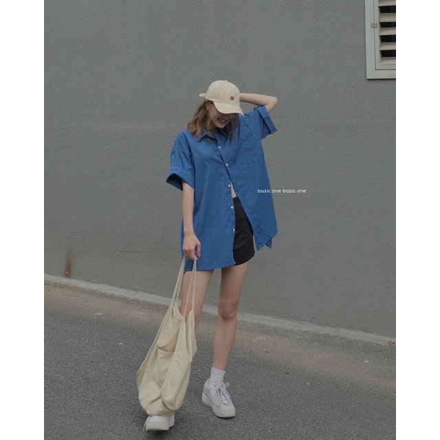 Áo váy sơ mi oversize xẻ lưng Bazic one, áo sơ mi dáng dài xẻ sau Bazic one | BigBuy360 - bigbuy360.vn