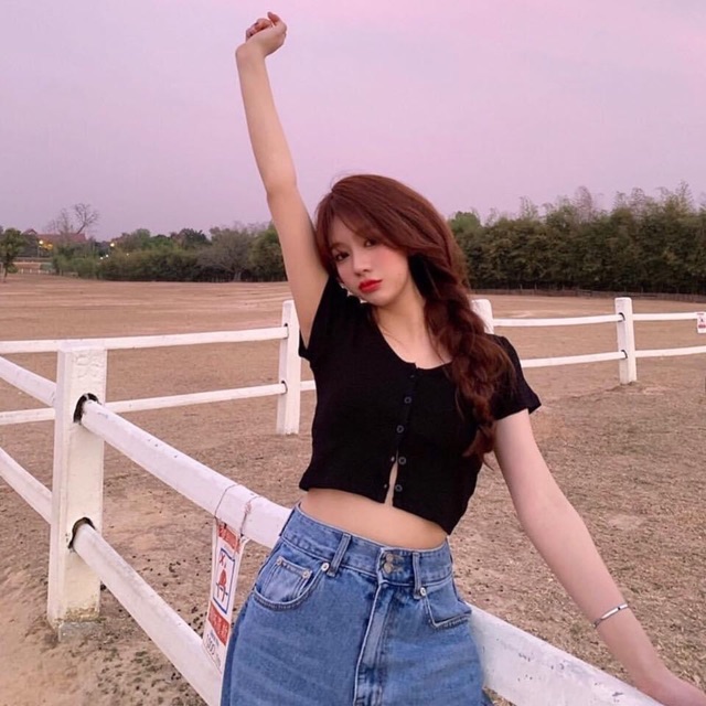 Áo Croptop Tay Ngắn Nút Kèm Ảnh Thật