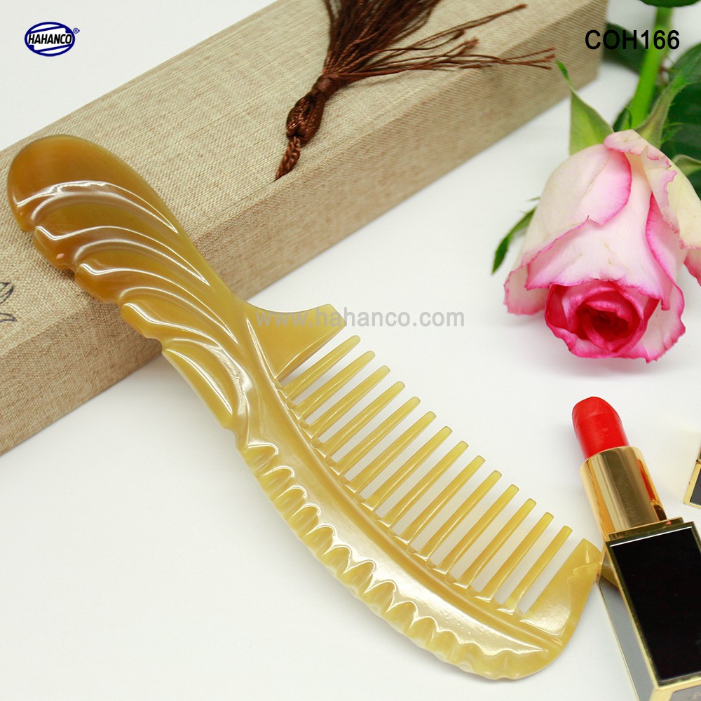 Lược sừng răng thưa xuất Nhật (Size: L - 18cm) Cho tất cả các loại tóc -COH166- Horn Comb of HAHANCO - Chăm sóc tóc