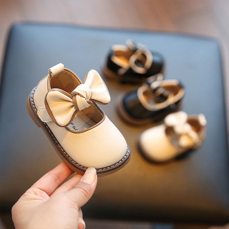 Baby shoes soft bottom Princess baby shoes Children's leather shoes Spring and Autumn new single shoes 0-1 year old 2 baby toddler shoes
