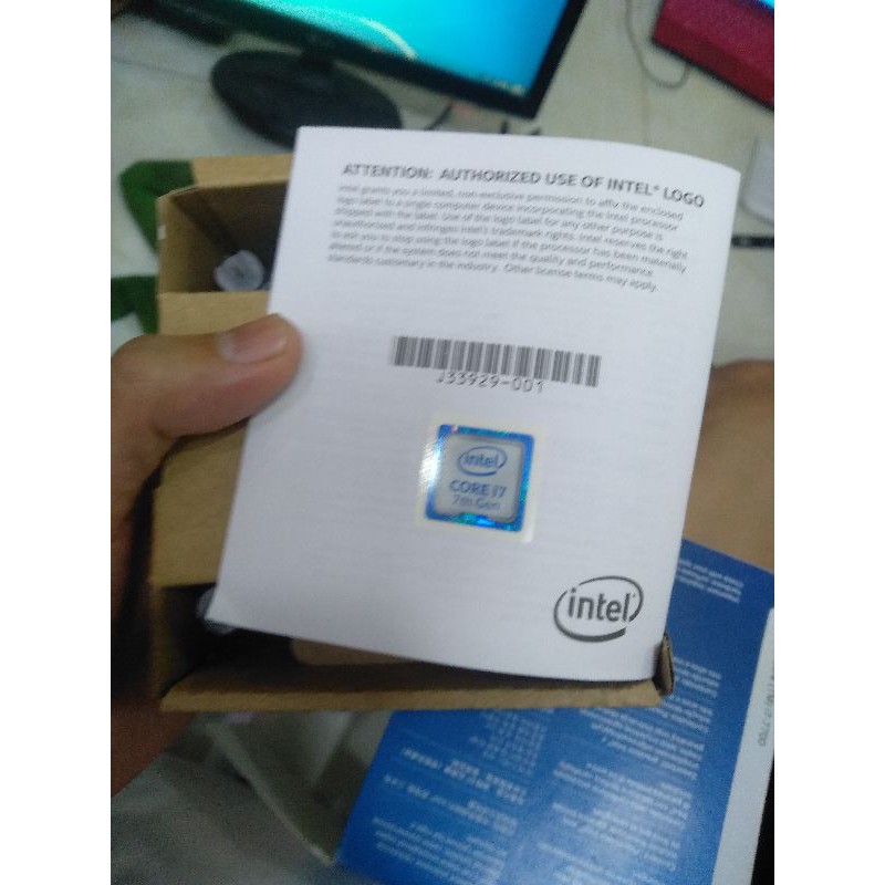 Box cpu kèm fan zin tem sách i7 7700