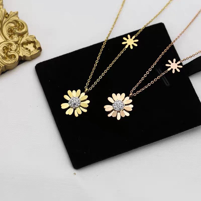Dây Chuyền Thép Titan Mạ Vàng 18K Mặt Hình Hoa Cúc Phong Cách Hàn Quốc