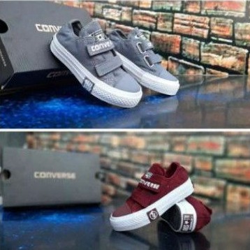 Giày Thể Thao Converse Cổ Thấp Màu Xám Thời Trang Cho Bé