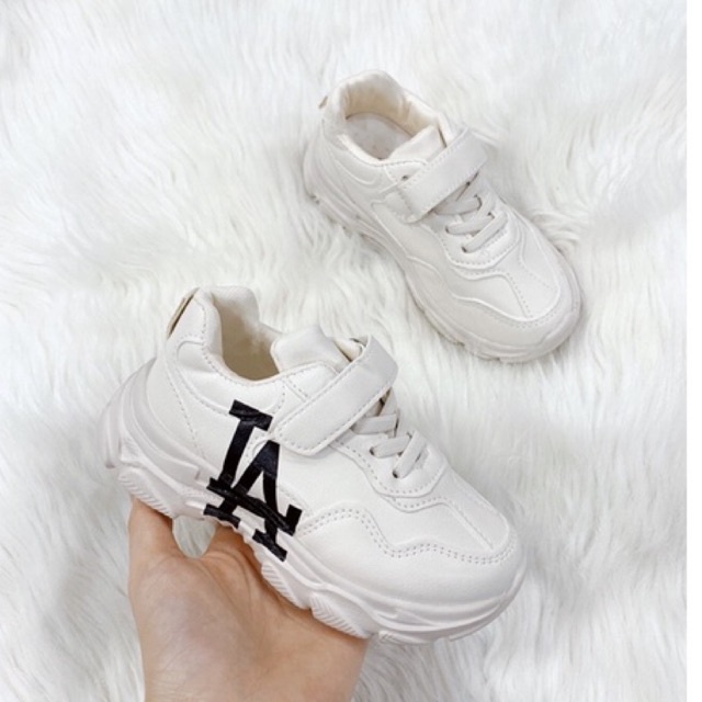 Giày thể thao bé gái siêu nhẹ LA loại đẹp size 26-37