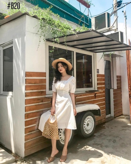 Đầm cổ vuông nhíu ngực nhún tay