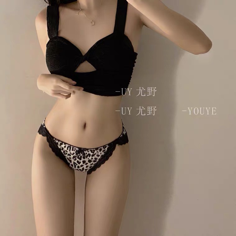 Quần lót họa tiết chất cotton mềm phối viền ren sexy THE CELYNBRA - QL78