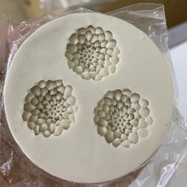 Khuôn silicon 3 hoa nhí