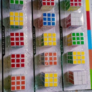 đồ chơi ru bích tí hon 3x3cm