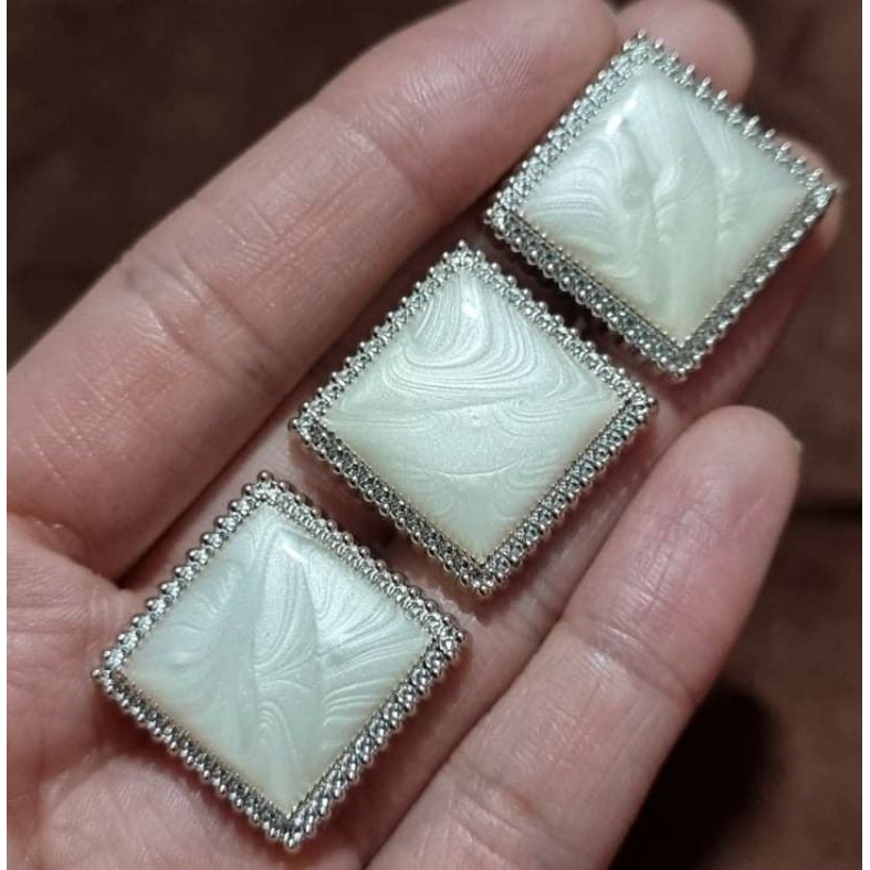 Cúc áo vest, áo dạ