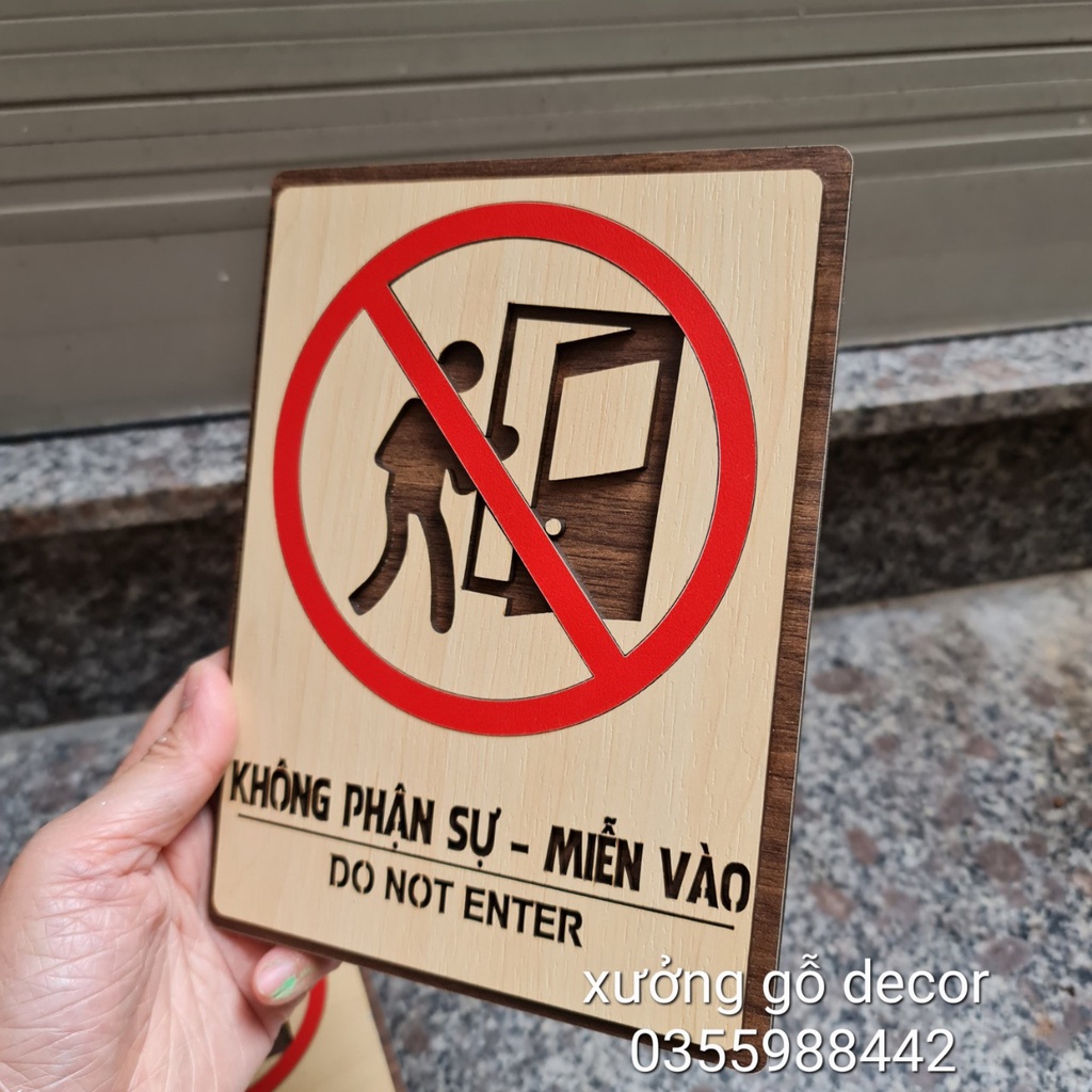Biển báo không phận sự miễn vào - biển báo dán tường chất liệu gỗ