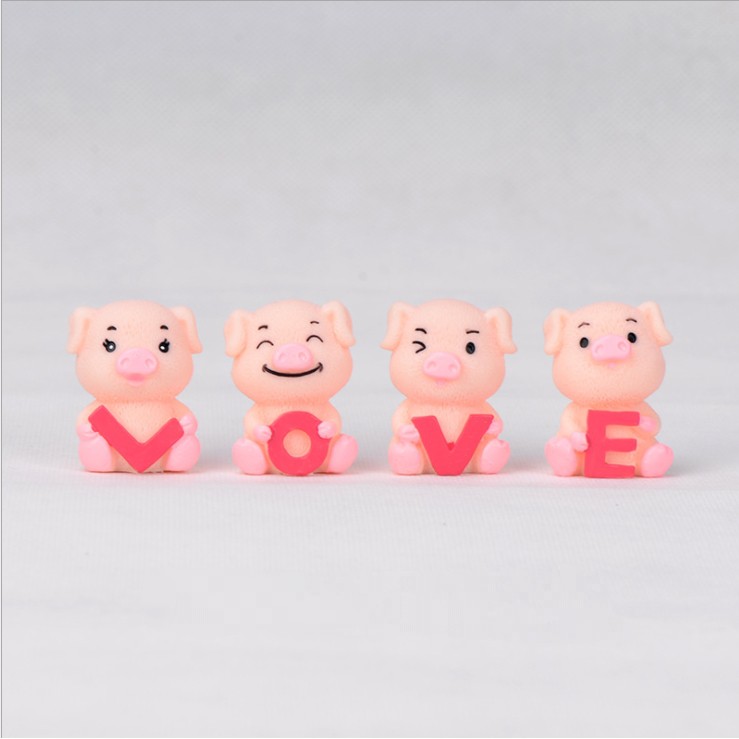 Bộ lợn hồng ôm chữ LOVE dễ thương cho các bạn trang trí tiểu cảnh, terrarium, DIY