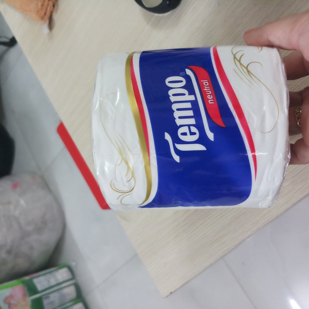 Giấy vệ sinh cao cấp Tempo Hương Gỗ Táo 10 cuộn
