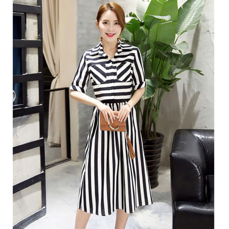 Chân váy maxi dáng dài sọc đen trắng