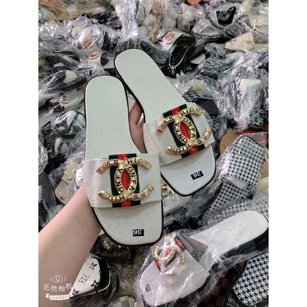 dép bệt quai ngang khoán X nền da rắn xịn xò. bền đẹp. nắng mưa đều mang được. cam kết như hình ( hình tự chụp )