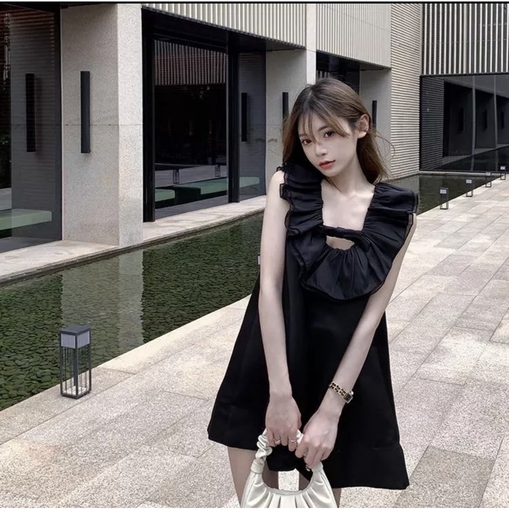 ĐẦM ĐEN XÒE CỔ BÈO BỒNG BỀNH ĐÍNH NƠ CỔ XINH XẮN - ELLY DRESS