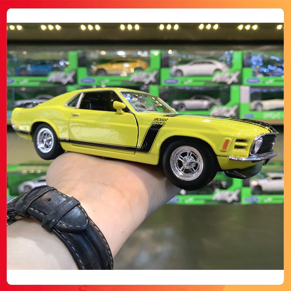 Mô hình xe Ford Mustang Boss 302 tỉ lệ 1:24 Welly