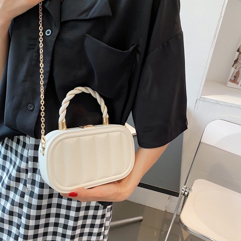 Túi Đeo Chéo Hình Vuông Cỡ Nhỏ Phối Dây Xích Thời Trang Cho Nữ