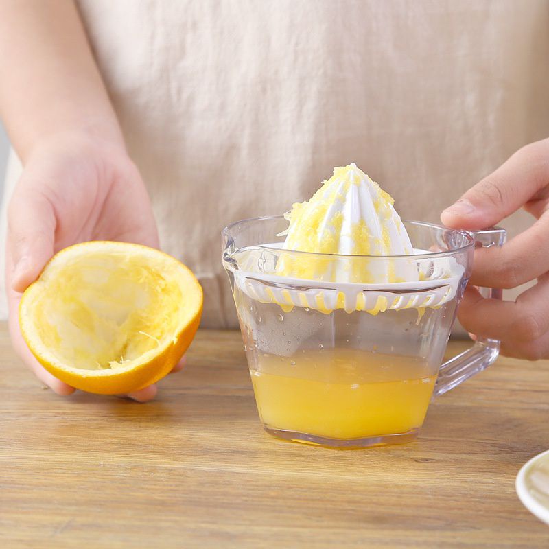 Dụng cụ vắt cam trong suốt Việt Nhật có lưới lọc, nắp đậy kèm ca đong định mức