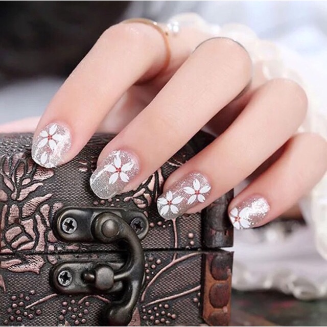 Tấm sticker dán trang trí móng tay có sẵn keo, không thấm nước, sử dụng tiện lợi, phù hợp đi chơi, đi tiệc - Mã QB