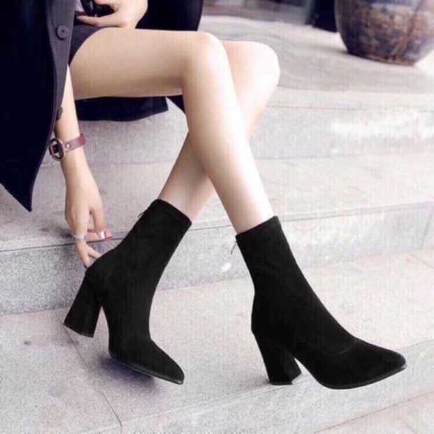 Bốt siêu ôm chân khoá sau mũi nhọn, Giày Bốt nữ cổ cao gót vuông 7cm ôm chân siêu đẹp mẫu mới