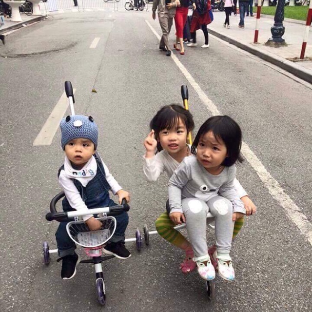 Xe đẩy 3 bánh Thông minh