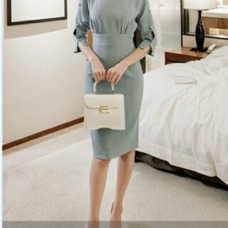 Đầm công sở tay lỡ đính x