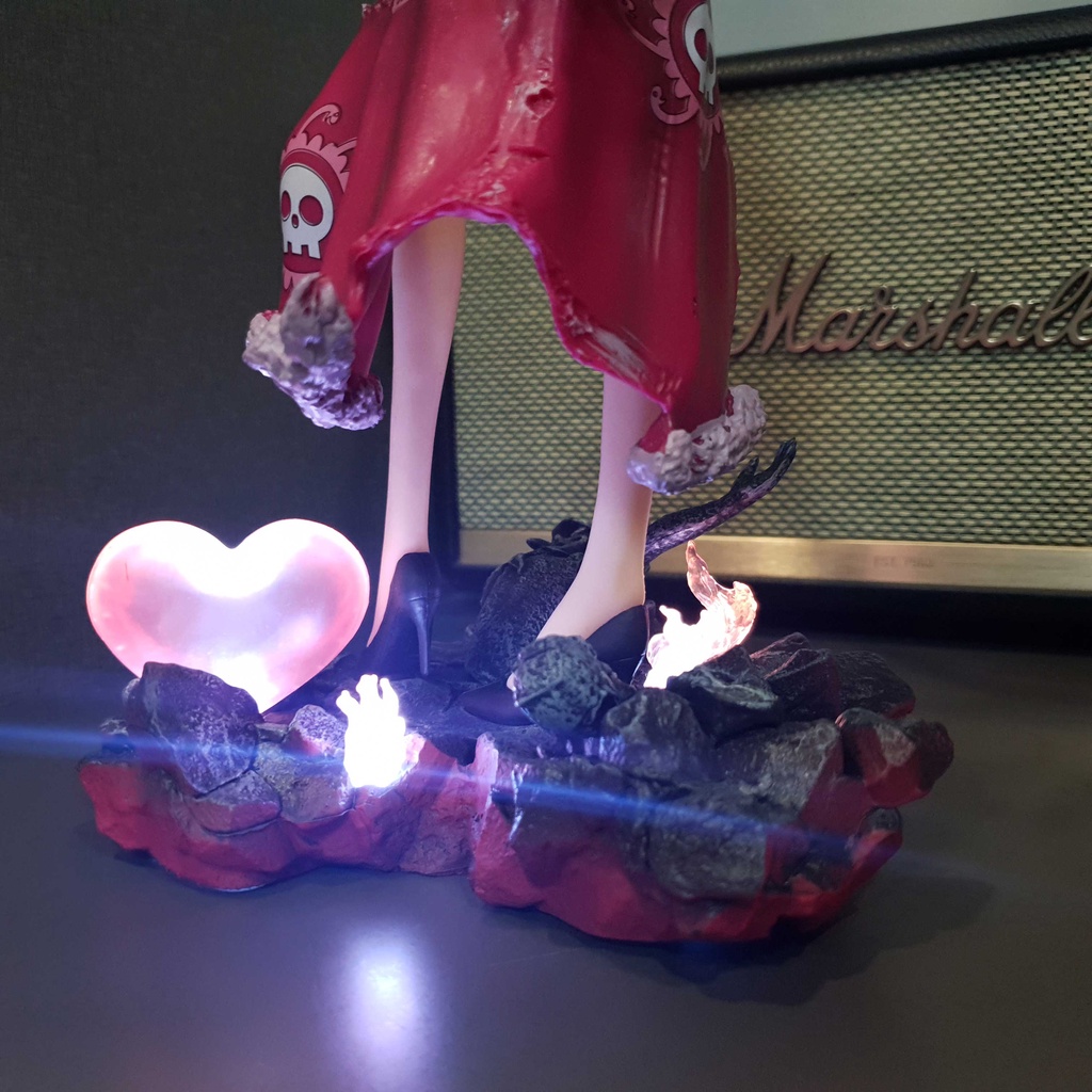 Figure / Mô hình Boa Hancock 30 cm có LED