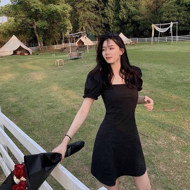 Váy đen cổ Vuông dáng ngắn (Có Sẵn )Dáng chữ A chất lụa cao cấp Không Nhăn chất mềm mát -ulzzang quảng châu | BigBuy360 - bigbuy360.vn