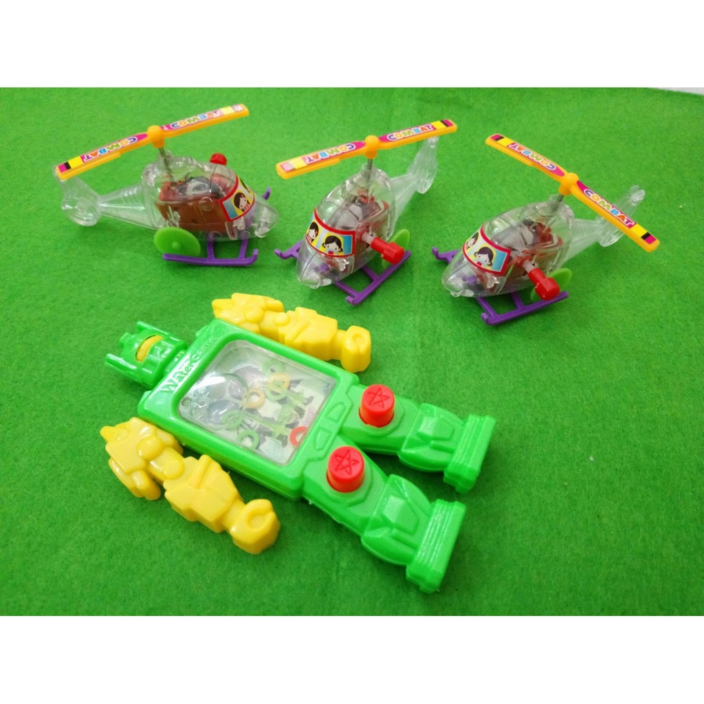 combo 4 món đồ chơi trẻ em. gồm 1 máy bắn nước và 3 máy bay đồ chơi có dây thiều chạy được khá xa. giá 49k/bộ