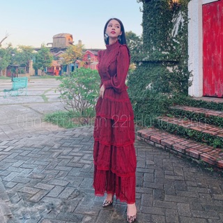 Váy đỏ bánh bèo