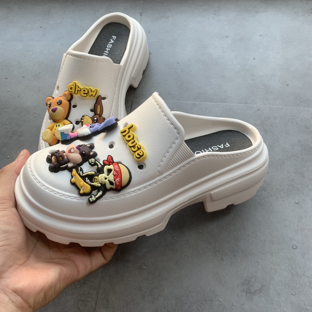 Dép Sục đế cao chất liệu siêu êm tặn kèm sticker 3D như hình