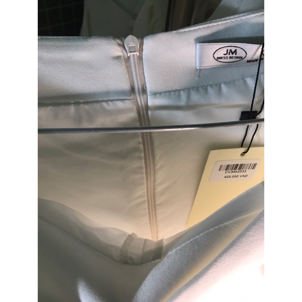 Pass chân váy trắng JM size L newtag