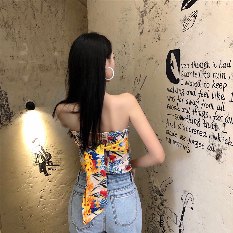 Áo croptop IELGY hở vai in họa tiết quyến rũ nữ tính