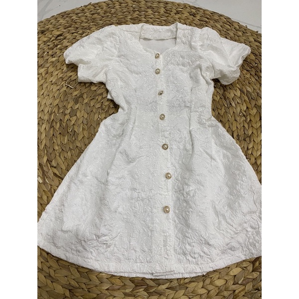 Váy tafta hở lưng phối nút VJ002