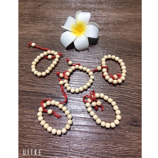 Vòng tay dâu tằm cho bé sơ sinh giúp bé ngủ ngon