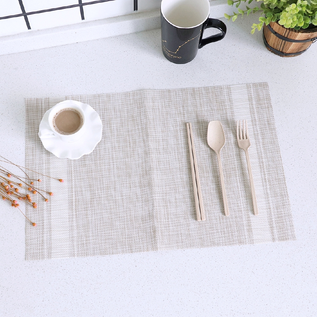 Tấm lót bàn ăn chống trượt trang trí tiện dụng