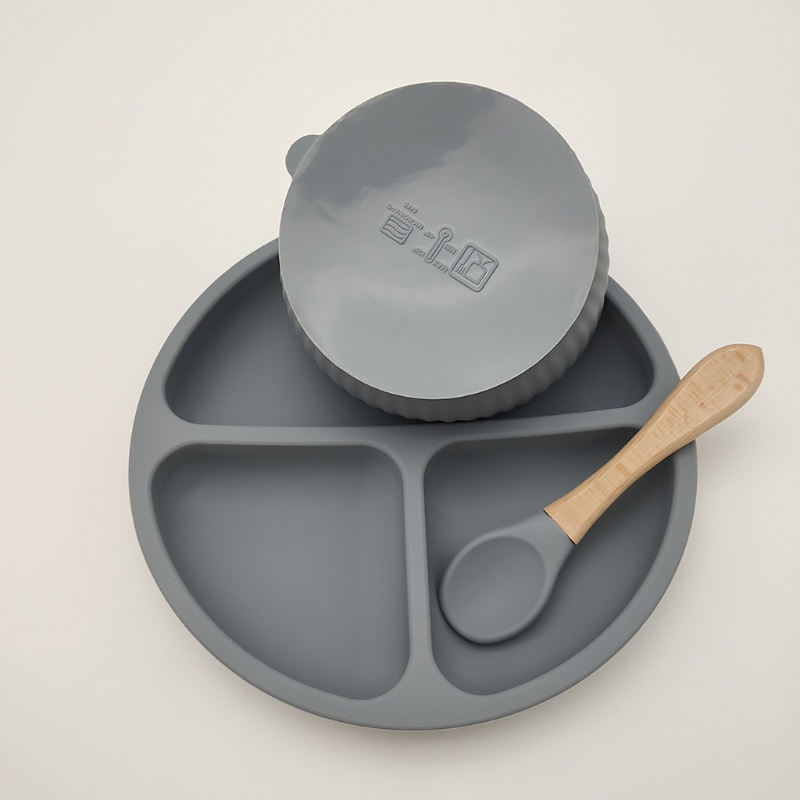 Bộ Dụng Cụ Tập Ăn 4 Món Bằng Silicone Cho Bé