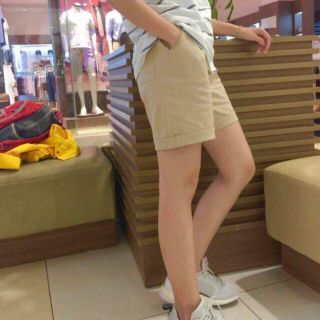 Kaki shorts