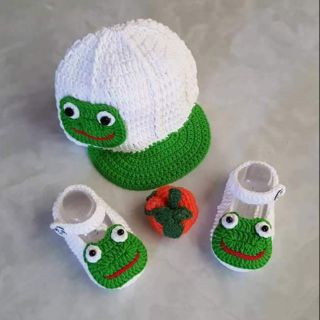 Nguyên sét giày nón len cho bé yêu . Móc tên theo yêu cầu