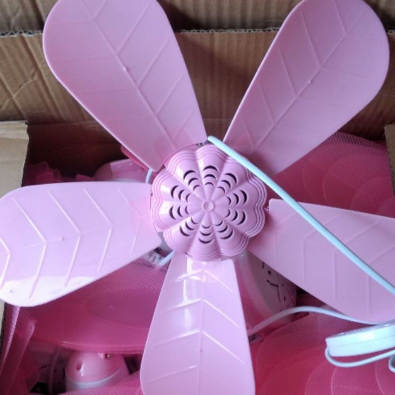 Quạt màn mini 5 cánh trong màn
